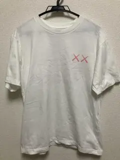 【完売品】ユニクロ×KAWS カウズ コラボTシャツ L ピンクキャラ 白T