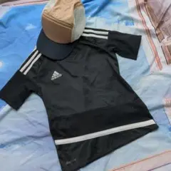 サイズ130■adidas■黒Tシャツと無地の帽子の2点セット男の子アディダス夏