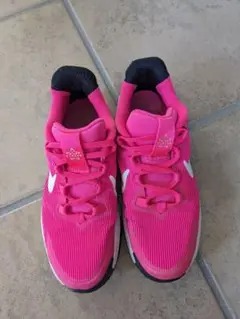 Nike ピンク スニーカー