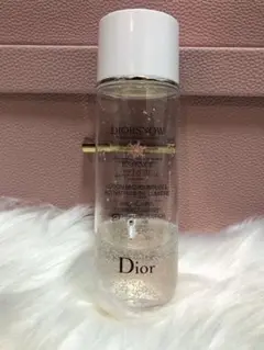 Dior snow スノーライトエッセンスローション