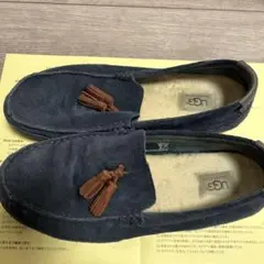 UGG ダークブルー タッセルスリッポン