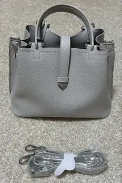 新品 グレー ハンドバッグ ショルダー ストラップ付き