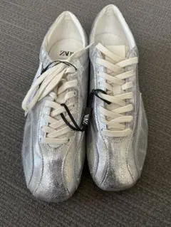 新品 ZARA メタリックエフェクトスニーカー シルバー 38 スニーカー