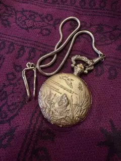 金色の草花彫刻懐中時計