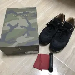 VALENTINO ロックスタッズ迷彩柄スニーカー