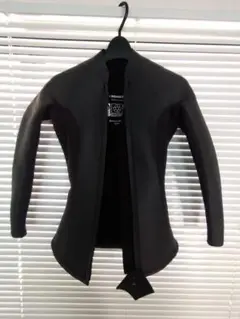 need essentials タッパーウェットスーツ 2mm 女性用サイズ6