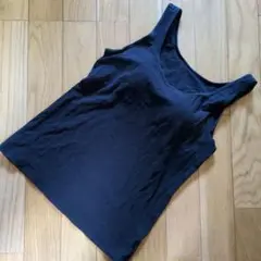 ユニクロUNIQLO　カップ付きタンクトップ　 ブラック黒