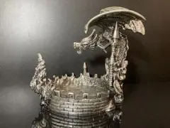 チタン製 城とドラゴン 彫刻 小物入れ アンティーク インテリア 置物 アート