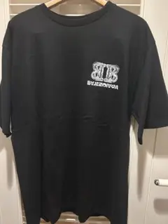 ブラック Tシャツ ロゴ入り