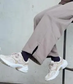 未使用　NIKE ナイキ　W AL8 23.5cm