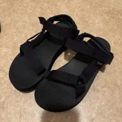 Tevaサンダル
