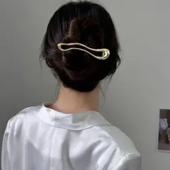 大好評♡　ヘアクリップ　髪留め　まとめ髪　ニュアンス　オルチャン　ゴールド　韓国