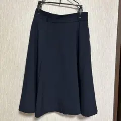 ネイビー フレアスカート ひざ丈　オフィスカジュアル