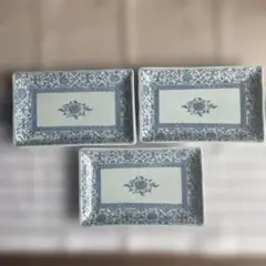 レトロな青い花柄の陶器皿 3枚セット