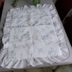 青い花柄フリル付き枕カバー