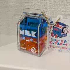 新品♡ジュースボックスボーイちゅるぷかオイルチャームキーホルダー♡
