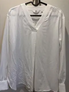 UNIQLO ホワイト Vネック 長袖シャツ M