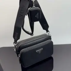 PRADA ブラック ショルダーバッグ