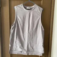 ノースリーブシャツ