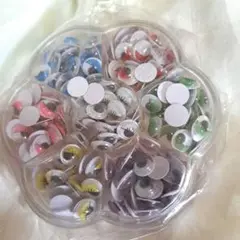 キョロキョロ動く目　まつ毛目玉　目玉シール