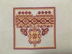 クロスステッチ刺繍完成品　(Reflets de Toei ルフレドソワ図案)