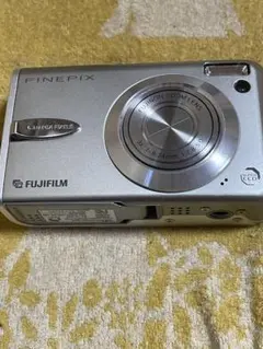 Fujifilm FinePix 5.3MP コンパクトデジタルカメラ
