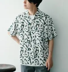 ITEMS URBAN RESEARCH　ジオメトリックオープンカラー半袖シャツ