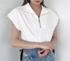 EMODA ハーフジップトップ　ホワイト ノースリーブ Tシャツ ジッパー付き