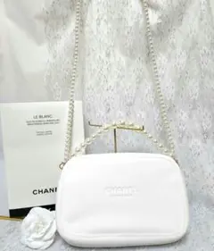 本日のみ最安値!CHANELルブランポーチ(パールチェーン2タイプ付き)