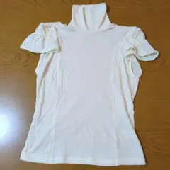 ☆プライド　オフホワイト ハイネック パフスリーブ トップス☆