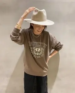 オーバーサイズカレッジロゴスウェット