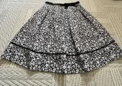 エムズグレイシー☆未使用に近い☆黒 白 花柄☆フレアスカート☆38