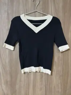 ネイビー アイボリーの半袖ニット