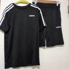 adidas ブラック半袖半ズボンセットアップ 150サイズ
