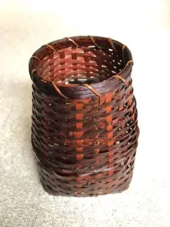 竹籠の花入れ