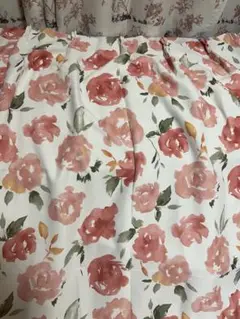 花柄カーテン（ピンクの花）100✖️180左右セット難あり