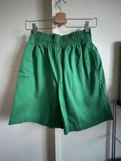GU グリーン ショートパンツ Sサイズ