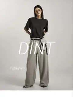 韓国人気セレクトショップDINTホワイトショルダーパッド Tシャツ