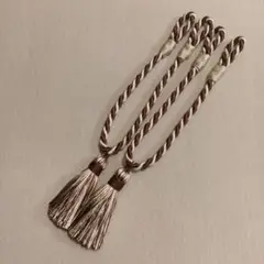 ブラウンクリーム　タッセルホルダー