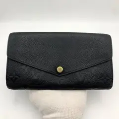 Item thumbnail for item 4cf6ec51-e8a3-49e6-a8cd-14c9c7b4c72e