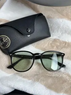 Ray-Ban ブラックラウンドサングラス