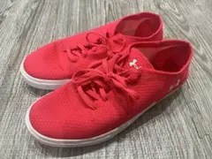 Under Armour 蛍光ピンク　スニーカー