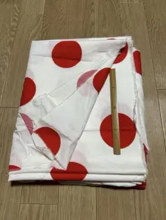 39昭和レトロ　赤い水玉模様の布地　約110×260 未使用品