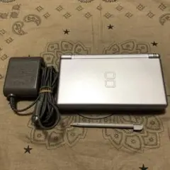 美品 ニンテンドーDS LITE グロスシルバー 本体