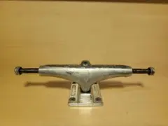THUNDER TRUCK TITANIUM サンダートラック チタン