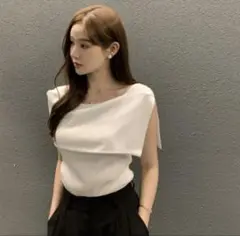 ◾️ノースリーブ◾️ニットトップス◾️ケープデザイン◾️ホワイト◾️