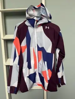 【最終お値下げ】Under Armour 幾何学模様 ウィンドブレーカー M