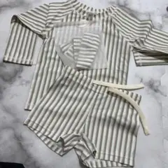 ストライプラッシュガードとショートパンツセット