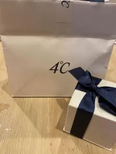 プラチナダイヤモンドピアス