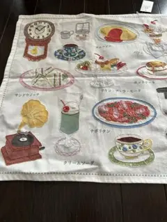 刺繍テーブルクロス 食べ物デザイン